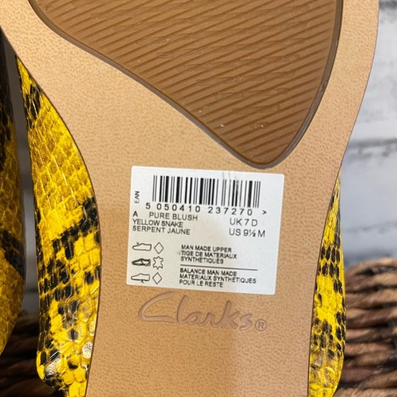 NWOT Women’s Clarks yellow and black snakeskin patterned mule clogs 9.5 - Picture 6 of 7
